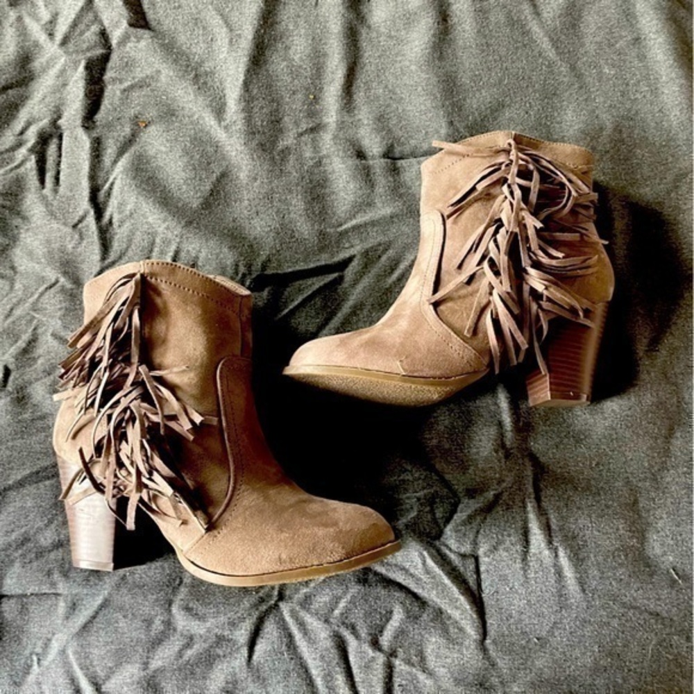 Olivia Miller Tassel Heeled Ankle Boots Size 9